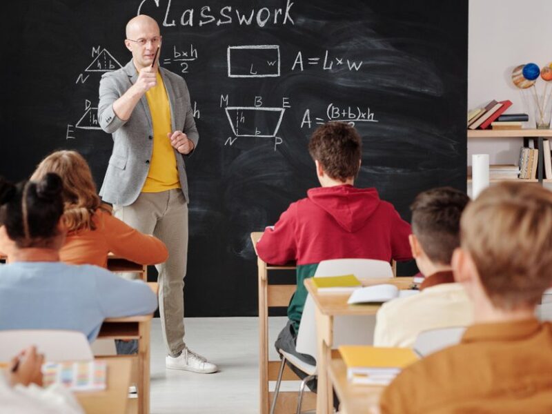 inteligencia artificial escolas publicas privadas desigualdade
