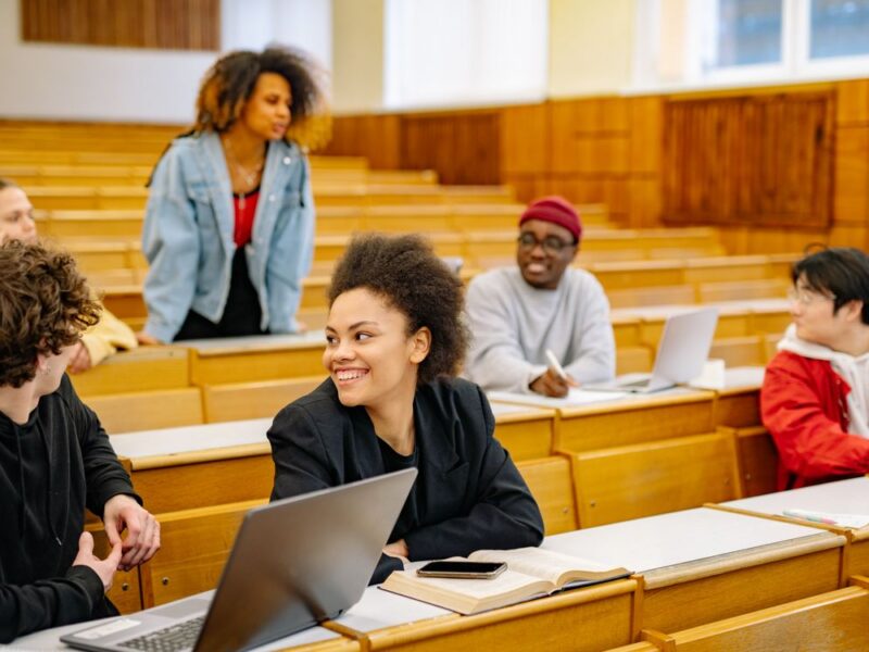 Implementação da PNEEI nas redes de ensino
