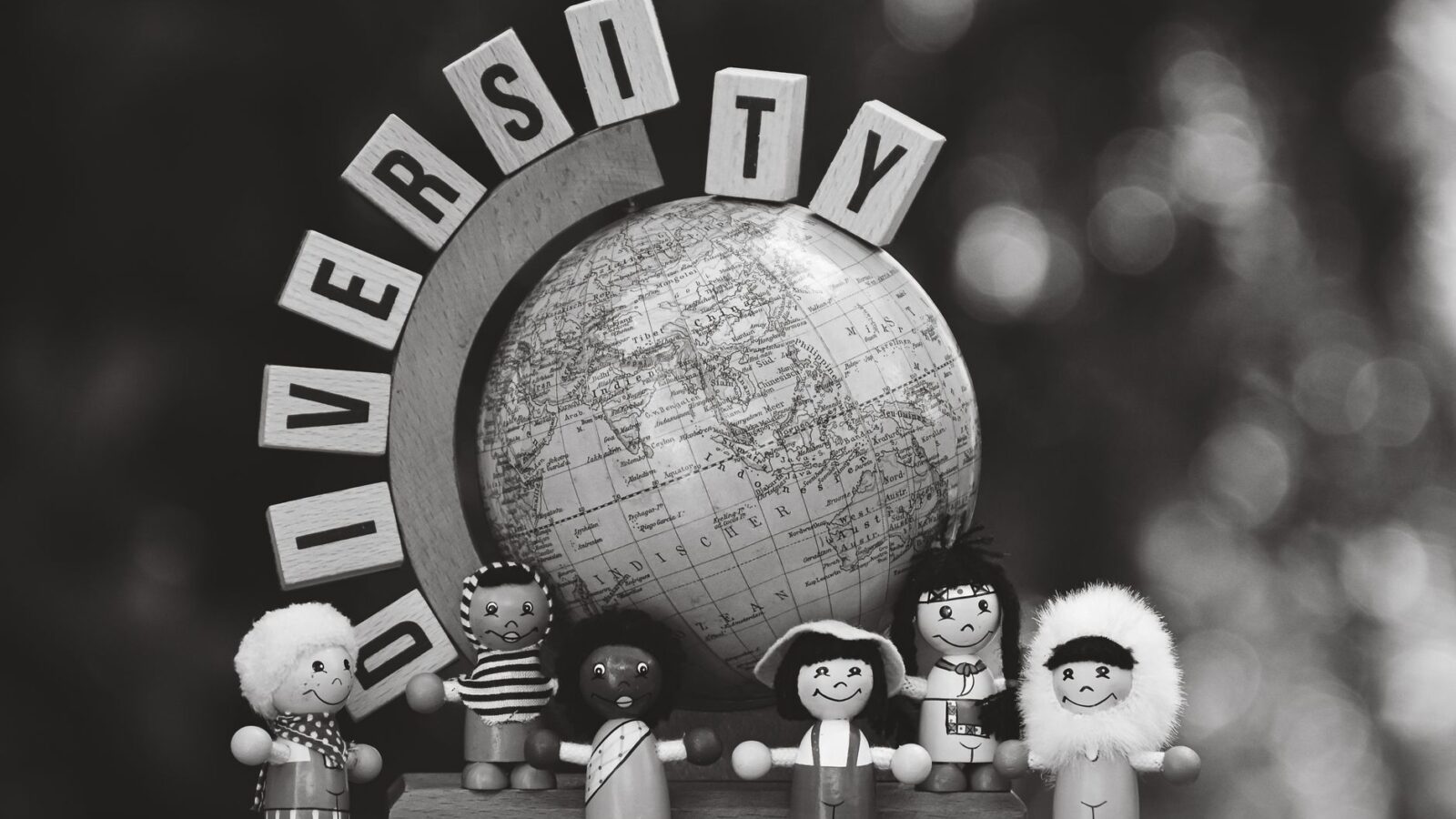 neurodiversidade — pessoas diversas em ambiente educacional inclusivo